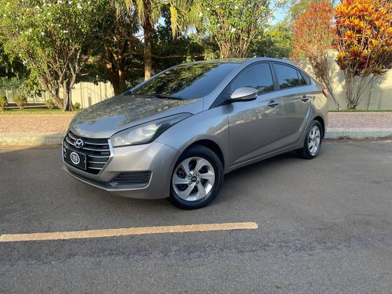 HYUNDAI HB20S 1.0 COMFORT PLUS 12V FLEX 4P MANUAL